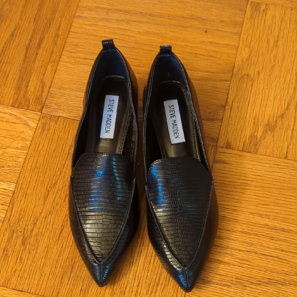 Steve Madden Textured Black Flats